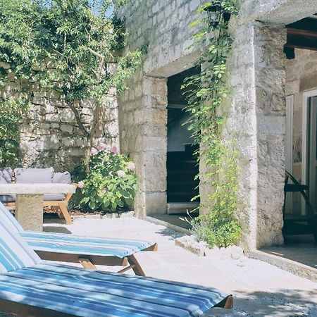 Rector'S Villa - Charming Retreat In Old Town With Jacuzzi In Private Courtyard Rab Town Eksteriør bilde