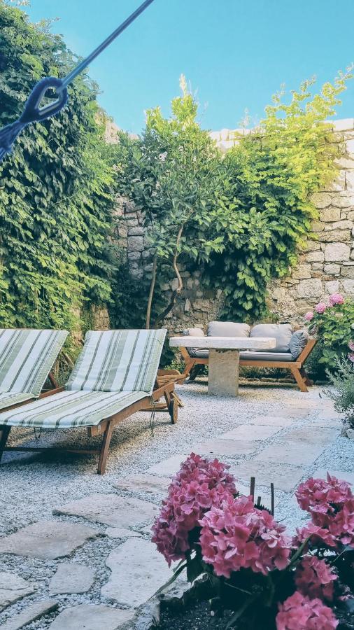 Rector'S Villa - Charming Retreat In Old Town With Jacuzzi In Private Courtyard Rab Town Eksteriør bilde