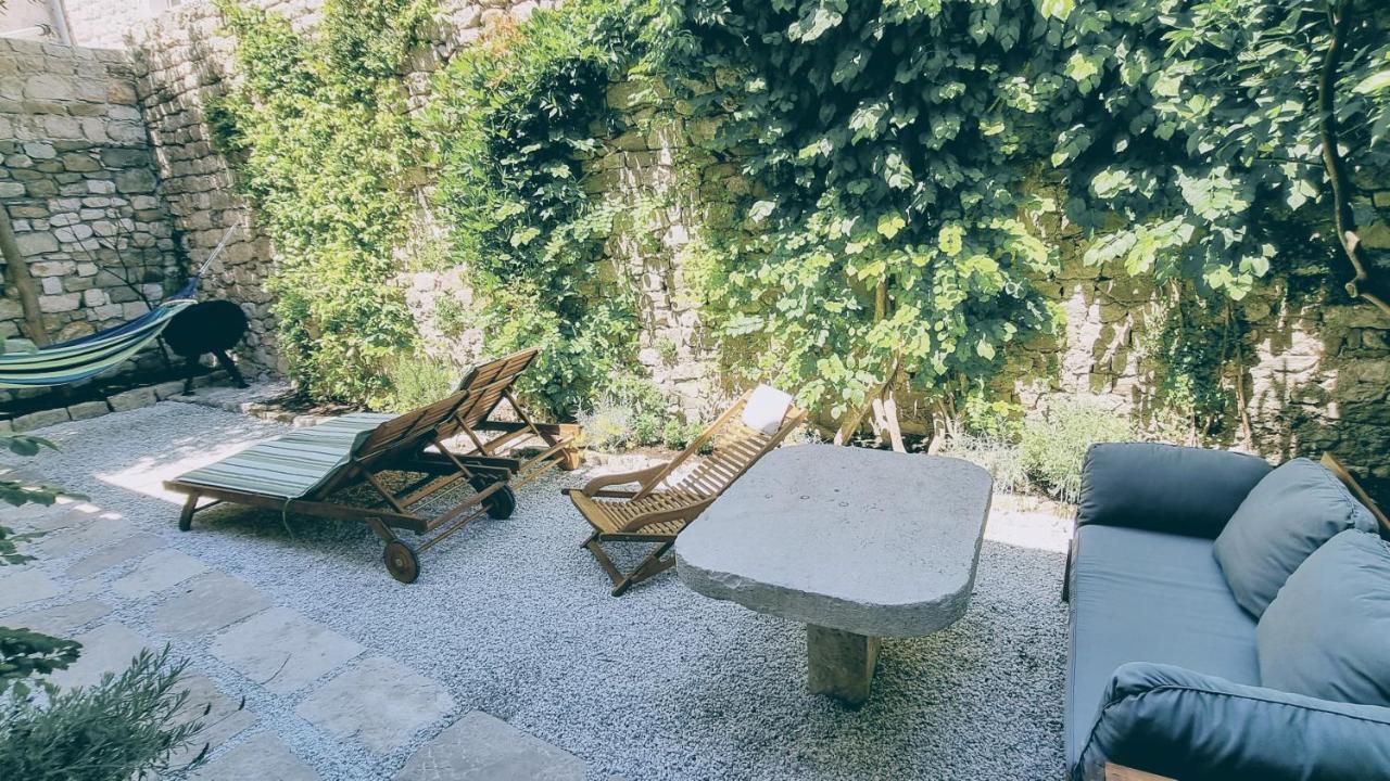 Rector'S Villa - Charming Retreat In Old Town With Jacuzzi In Private Courtyard Rab Town Eksteriør bilde