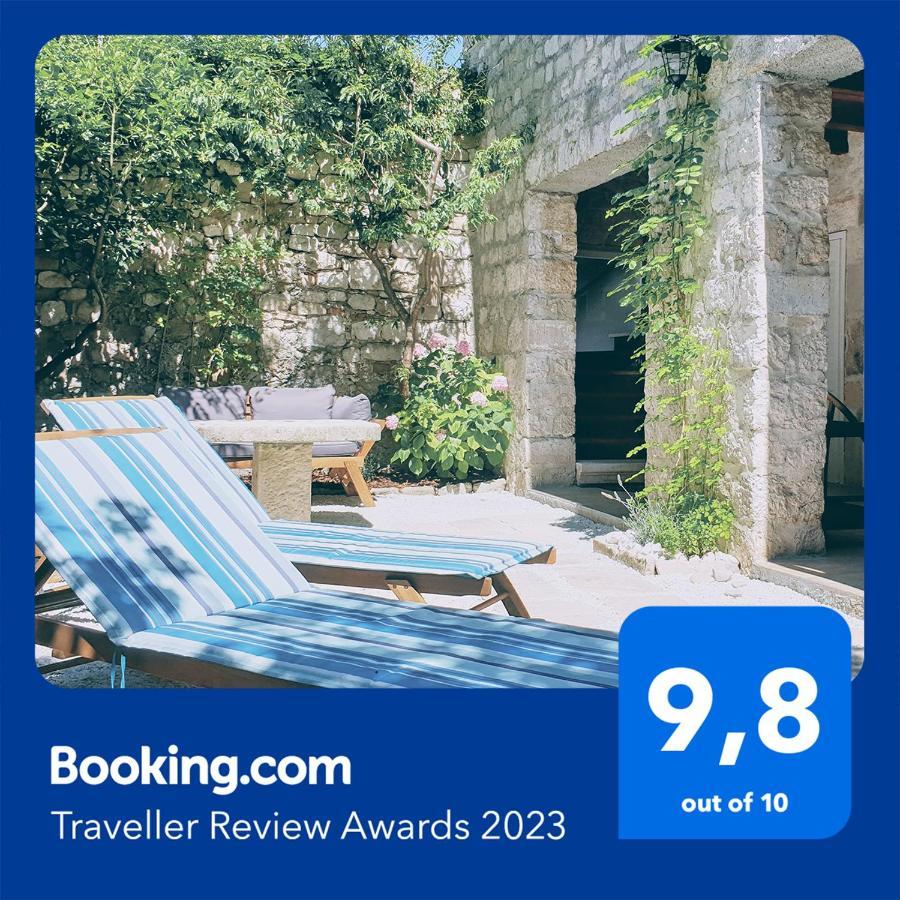 Rector'S Villa - Charming Retreat In Old Town With Jacuzzi In Private Courtyard Rab Town Eksteriør bilde